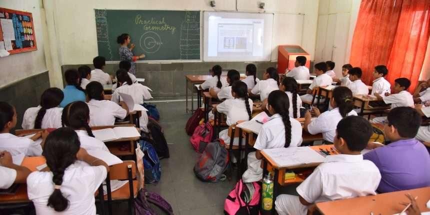 Smart Class Technology is Benefiting Education Sector